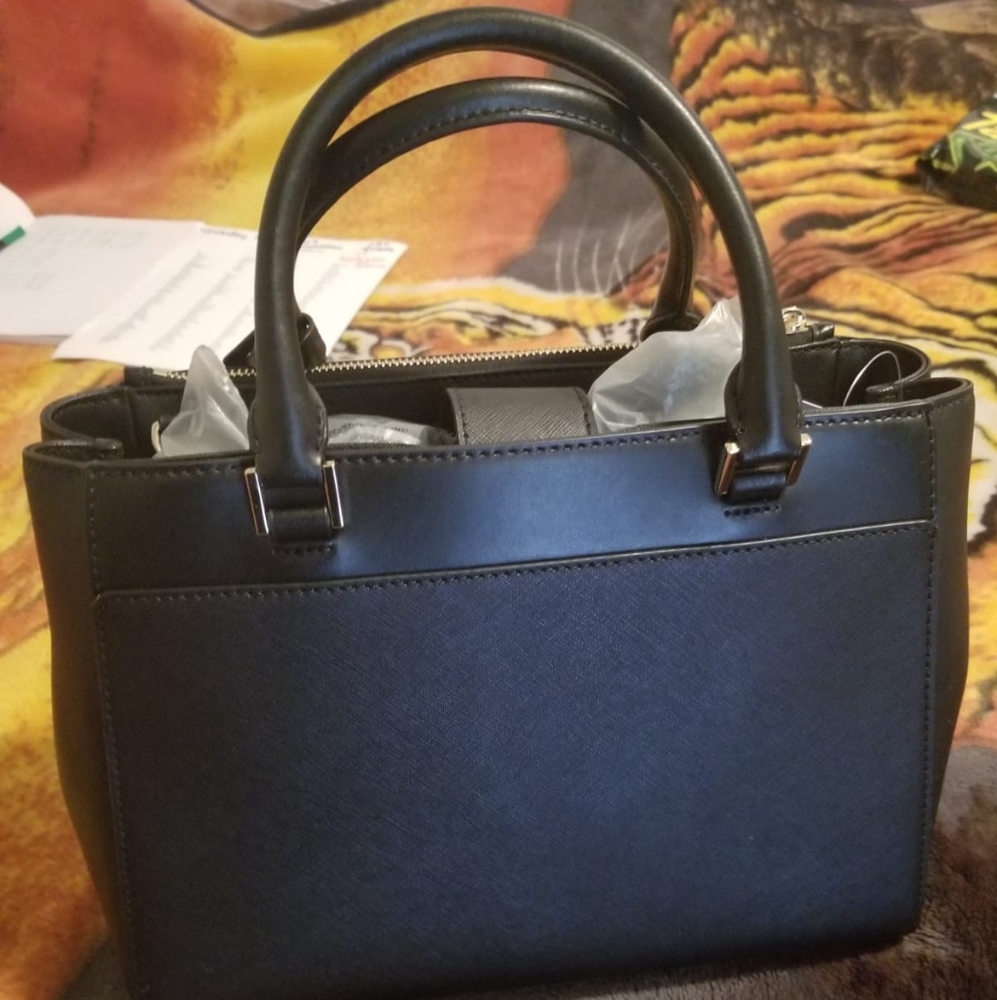 mk handbag - Picture 2 of 3